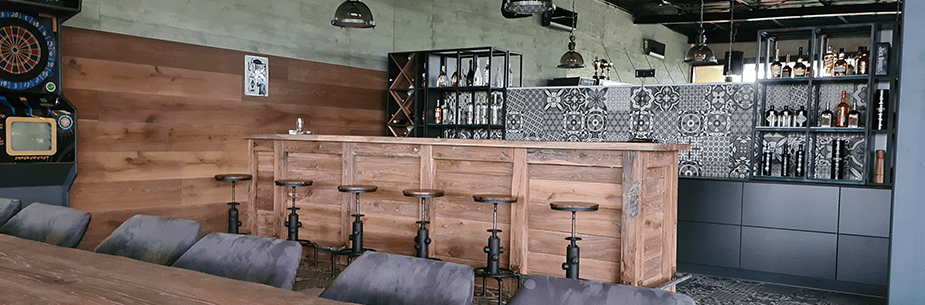 Hoe een eiken tafel te behandelen